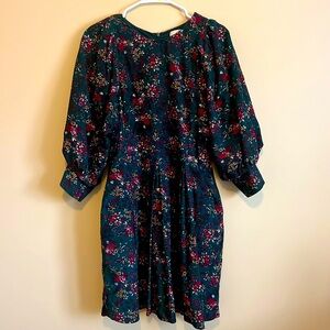 M Gorgeous Velvet Dress 3D Effect Long Bell Sleve Round Neck A-Style Wide Cuff